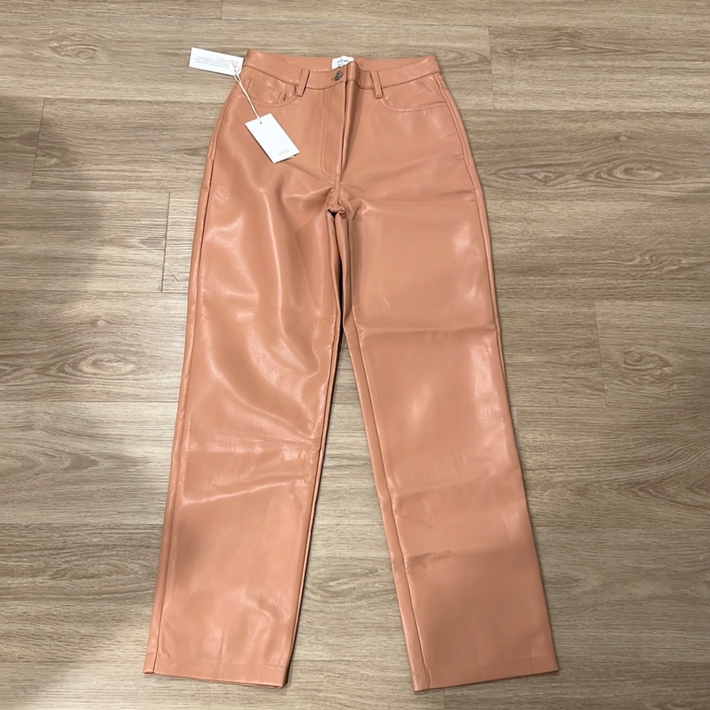Aritzia Wilfred vegan leather MELINA short soft terracotta size 6